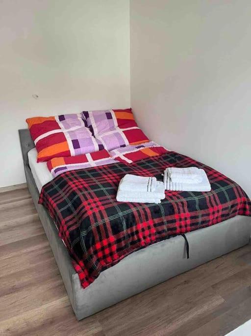 Ferienwohnung Outletcity Metzingen ميتسنغن المظهر الخارجي الصورة