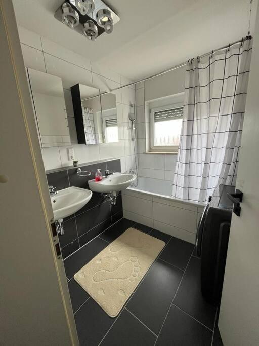 Ferienwohnung Outletcity Metzingen ميتسنغن المظهر الخارجي الصورة