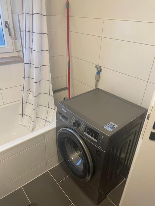 Ferienwohnung Outletcity Metzingen ميتسنغن المظهر الخارجي الصورة