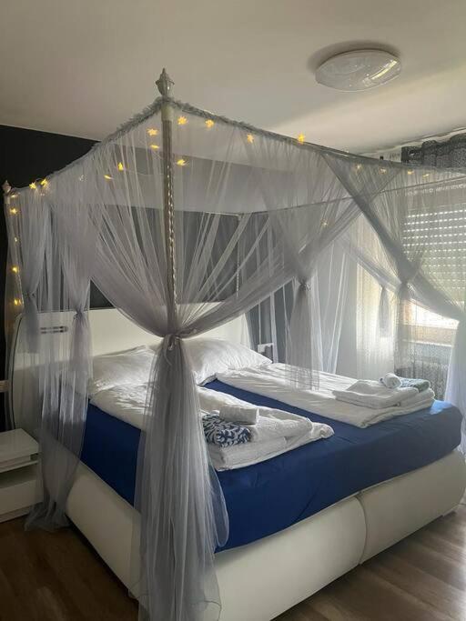 Ferienwohnung Outletcity Metzingen ميتسنغن المظهر الخارجي الصورة