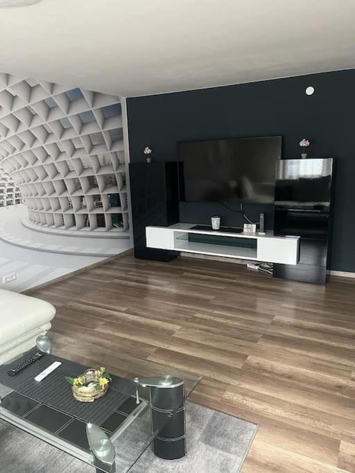 Ferienwohnung Outletcity Metzingen ميتسنغن المظهر الخارجي الصورة